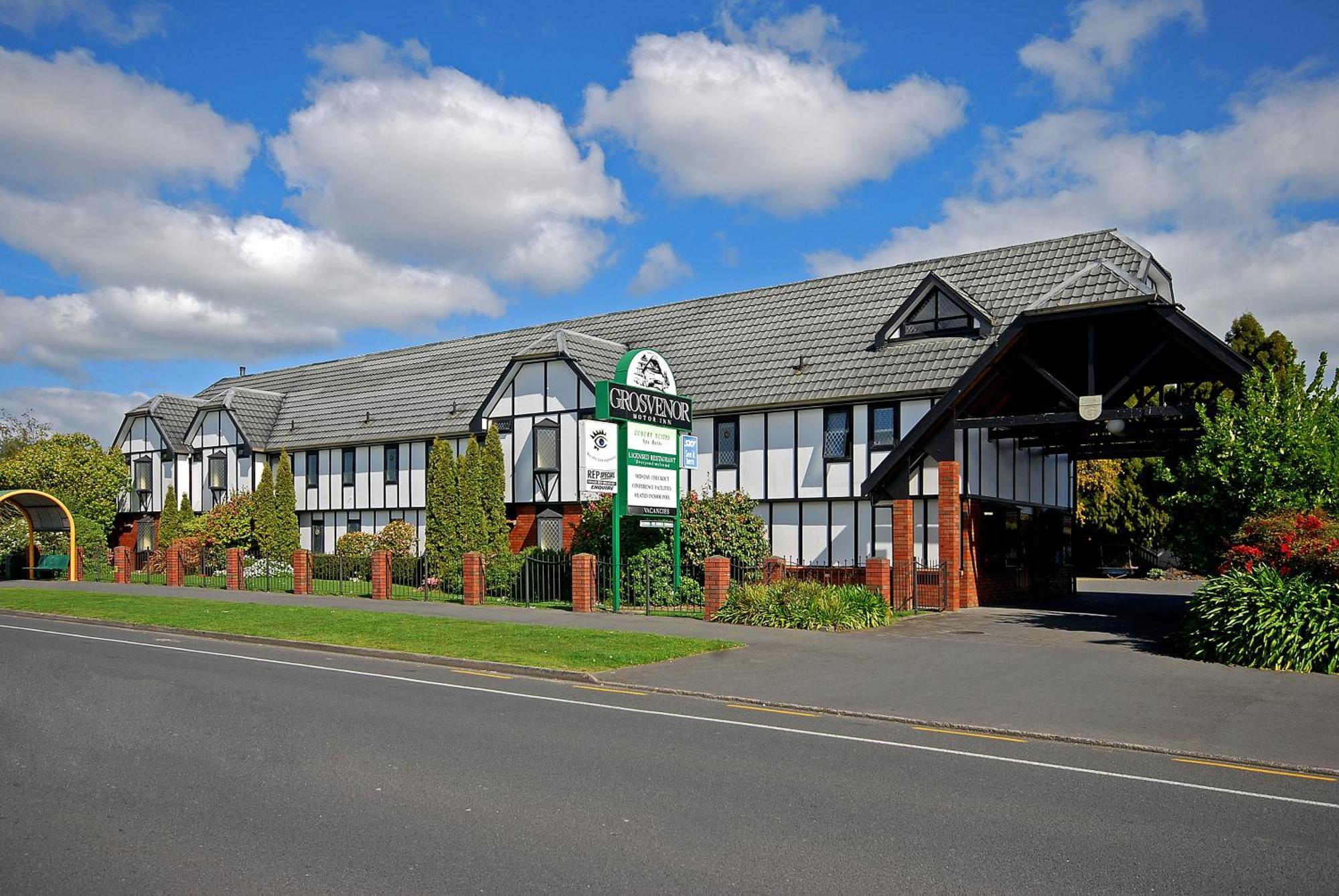 Grosvenor Motel Hamilton Exterior photo
